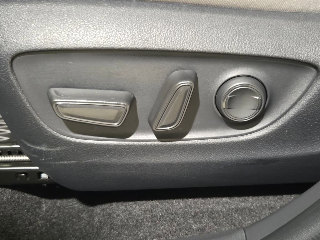 Used 2024 Toyota RAV4 XLE image 25