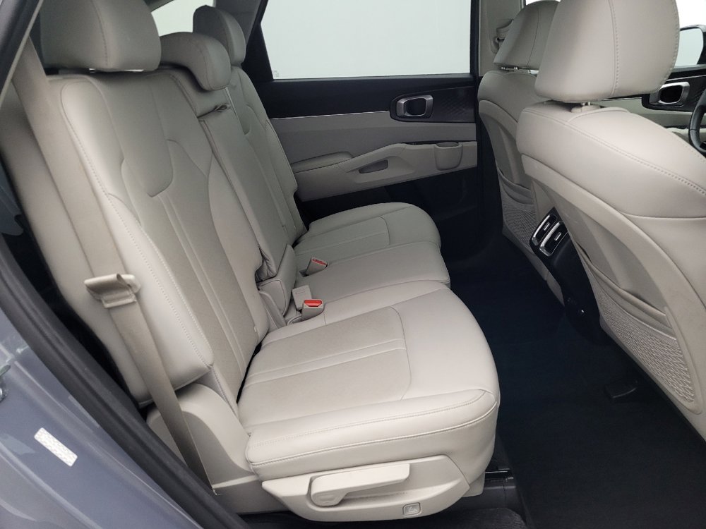 Used 2023 Kia Sorento S w/ Panoramic Sunroof Package image 19