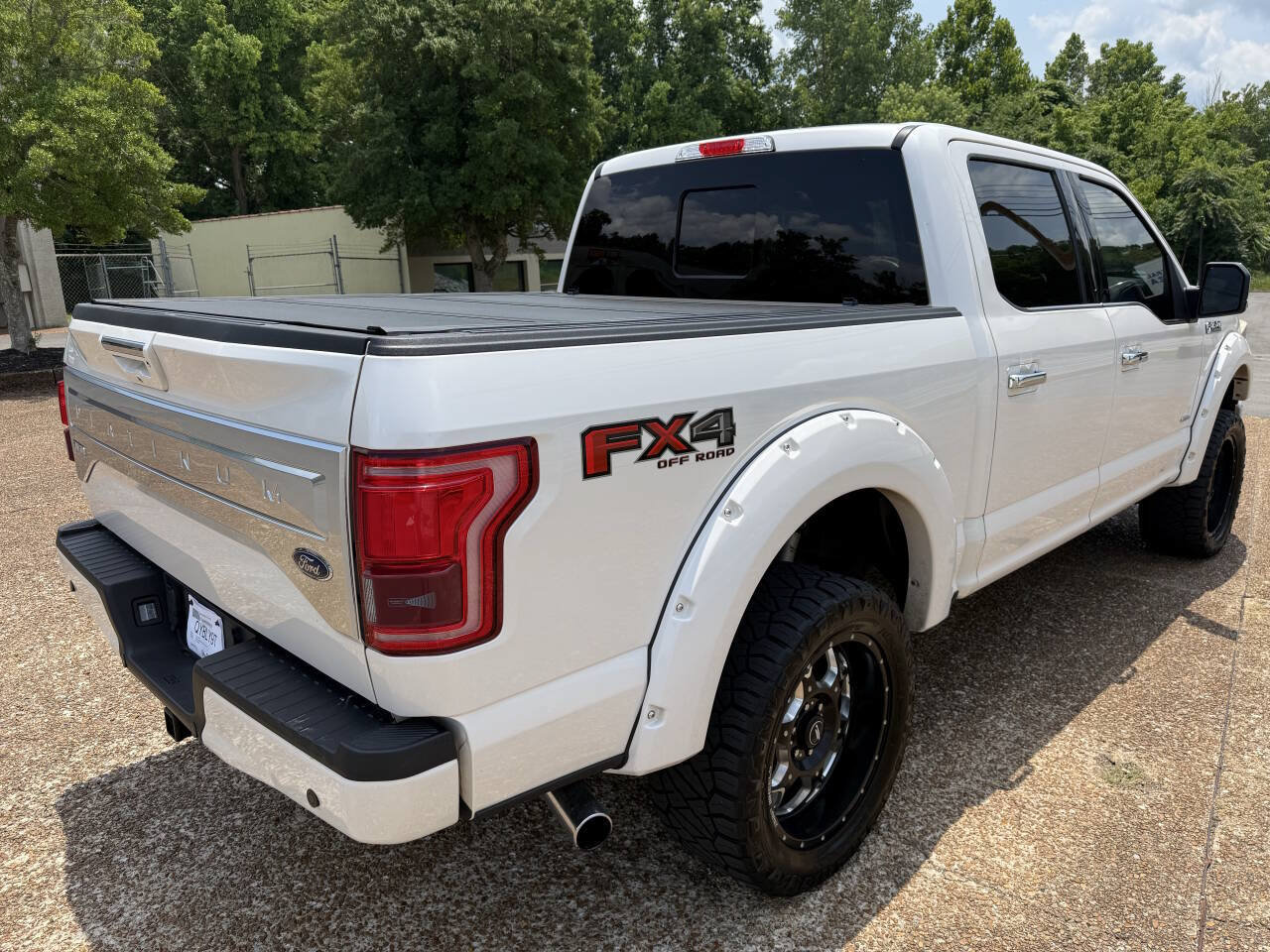 Used 2017 Ford F150 Platinum w/ Equipment Group 701A Luxury AWD/4WD image 5