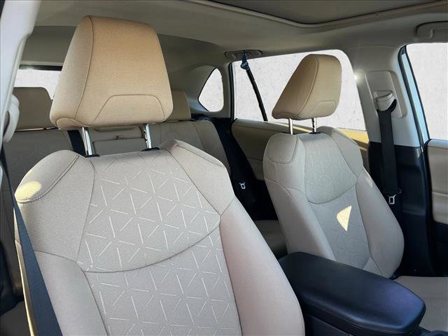 Used 2022 Toyota RAV4 XLE image 23