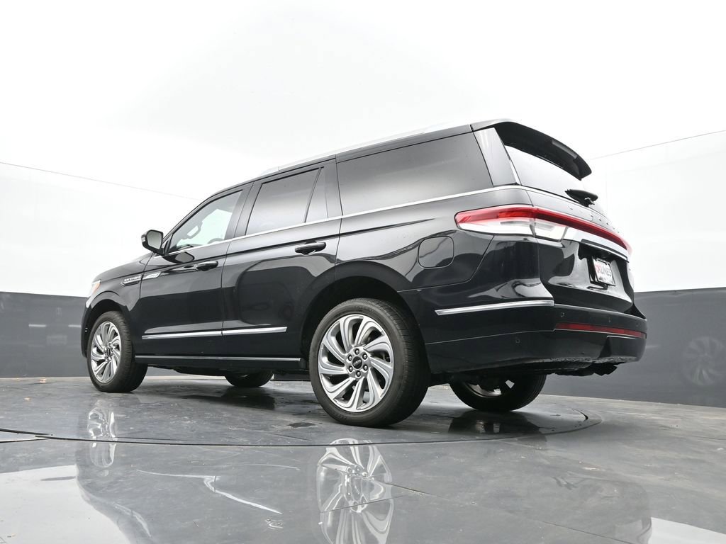 Used 2024 Lincoln Navigator Premiere image 48