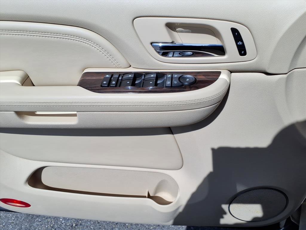 Used 2008 Cadillac Escalade EXT image 16