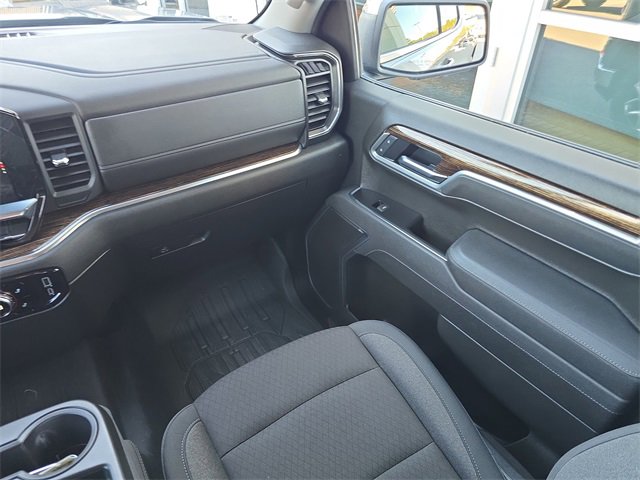 New 2025 GMC Sierra 1500 SLE w/ Preferred Package image 14