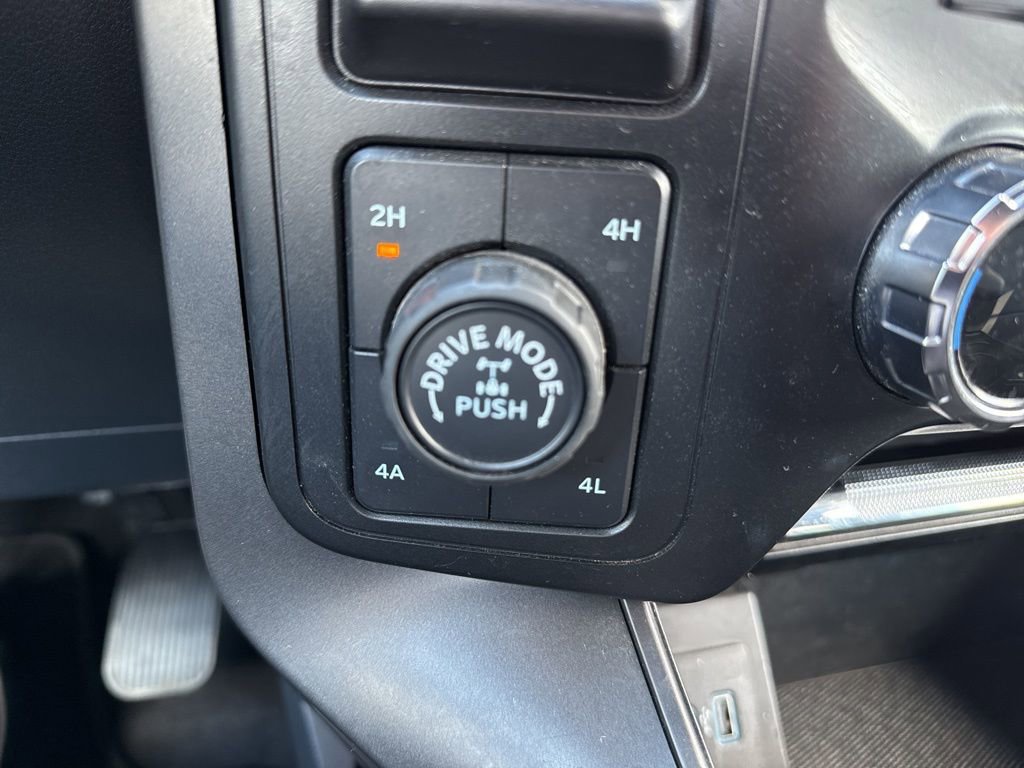 Used 2024 Ford F150 Lariat image 17