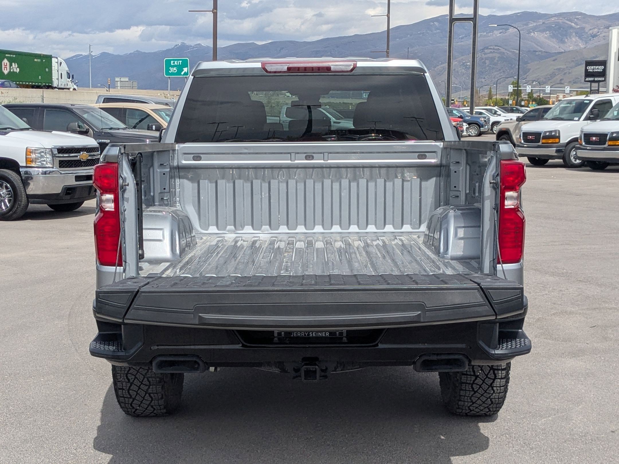 Certified 2025 Chevrolet Silverado 1500 Custom Trail Boss w/ LPO, Dark Essentials Package image 32
