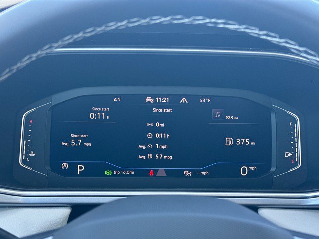 New 2025 Volkswagen Taos SEL image 33