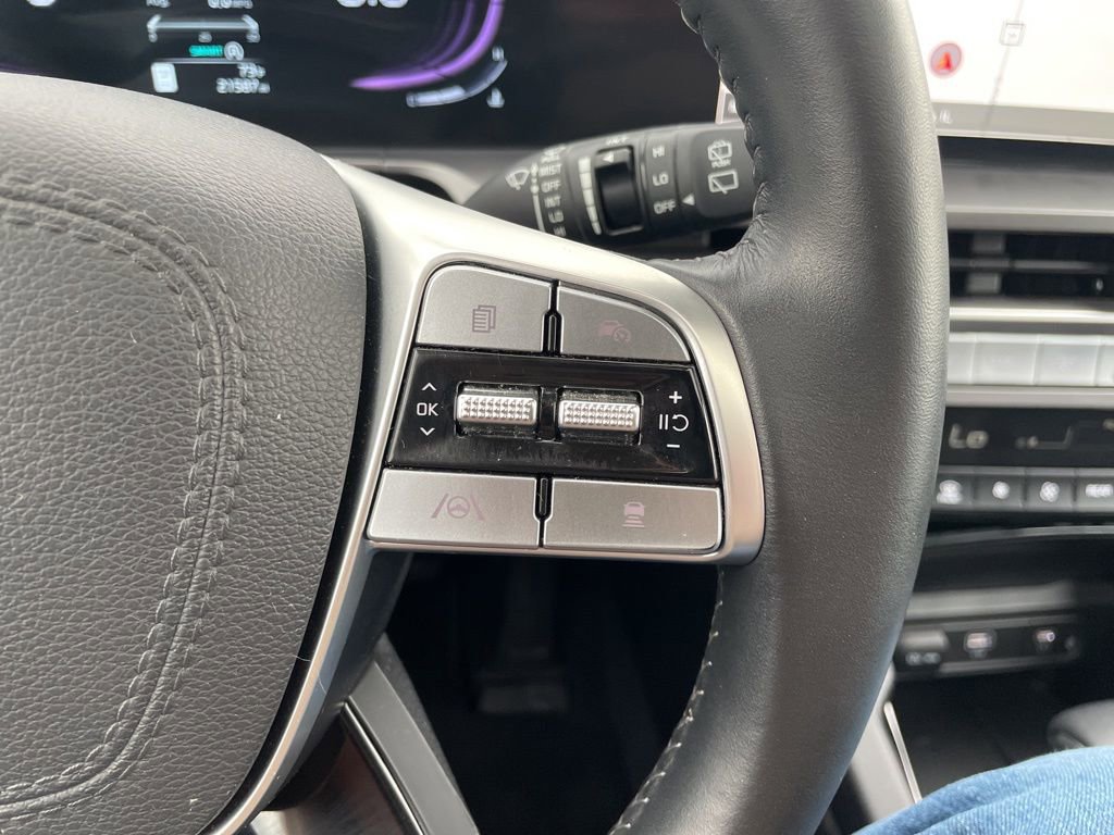 Used 2025 Kia Telluride S image 28
