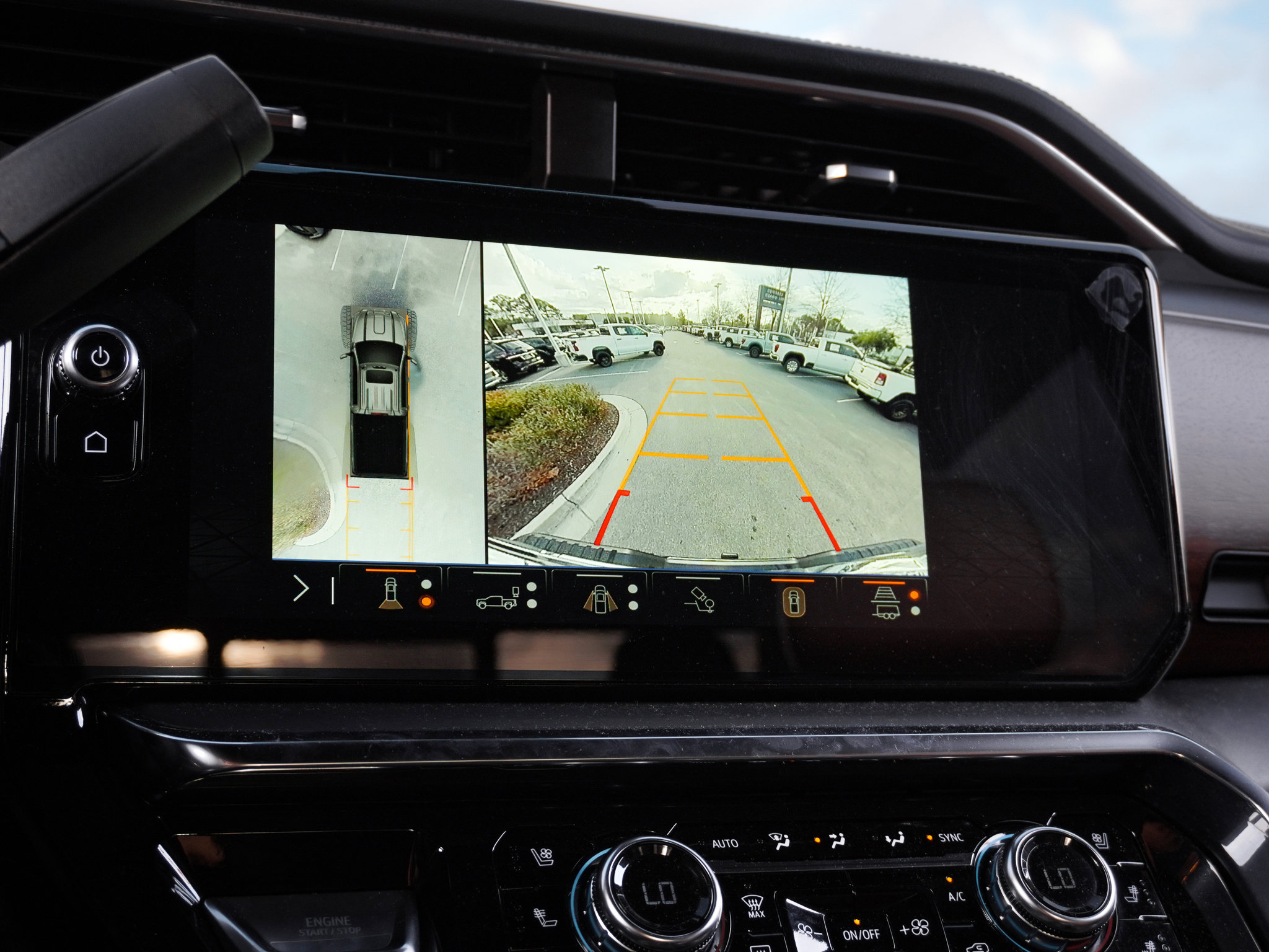 Used 2024 GMC Sierra 2500 Denali Ultimate image 25