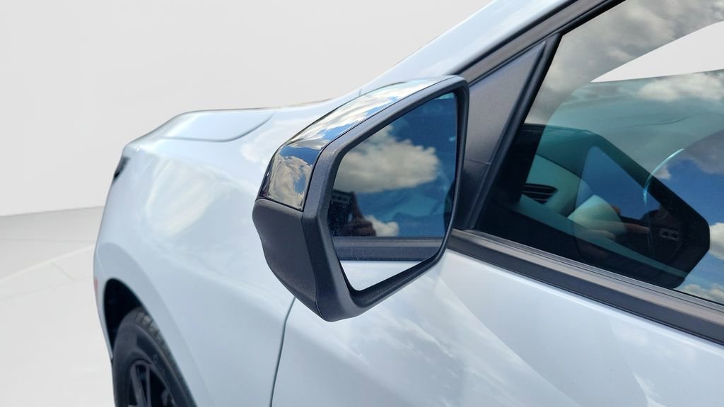 Used 2023 Chevrolet Equinox LS w/ LS Convenience Package FWD image 31