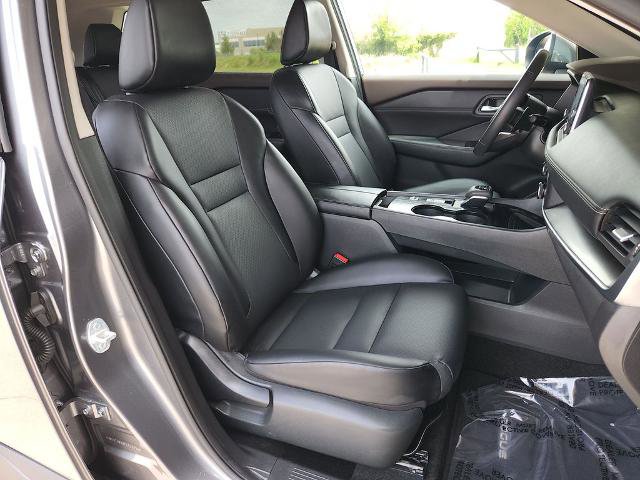 Certified 2023 Nissan Rogue SV w/ SV Premium B Package FWD image 15