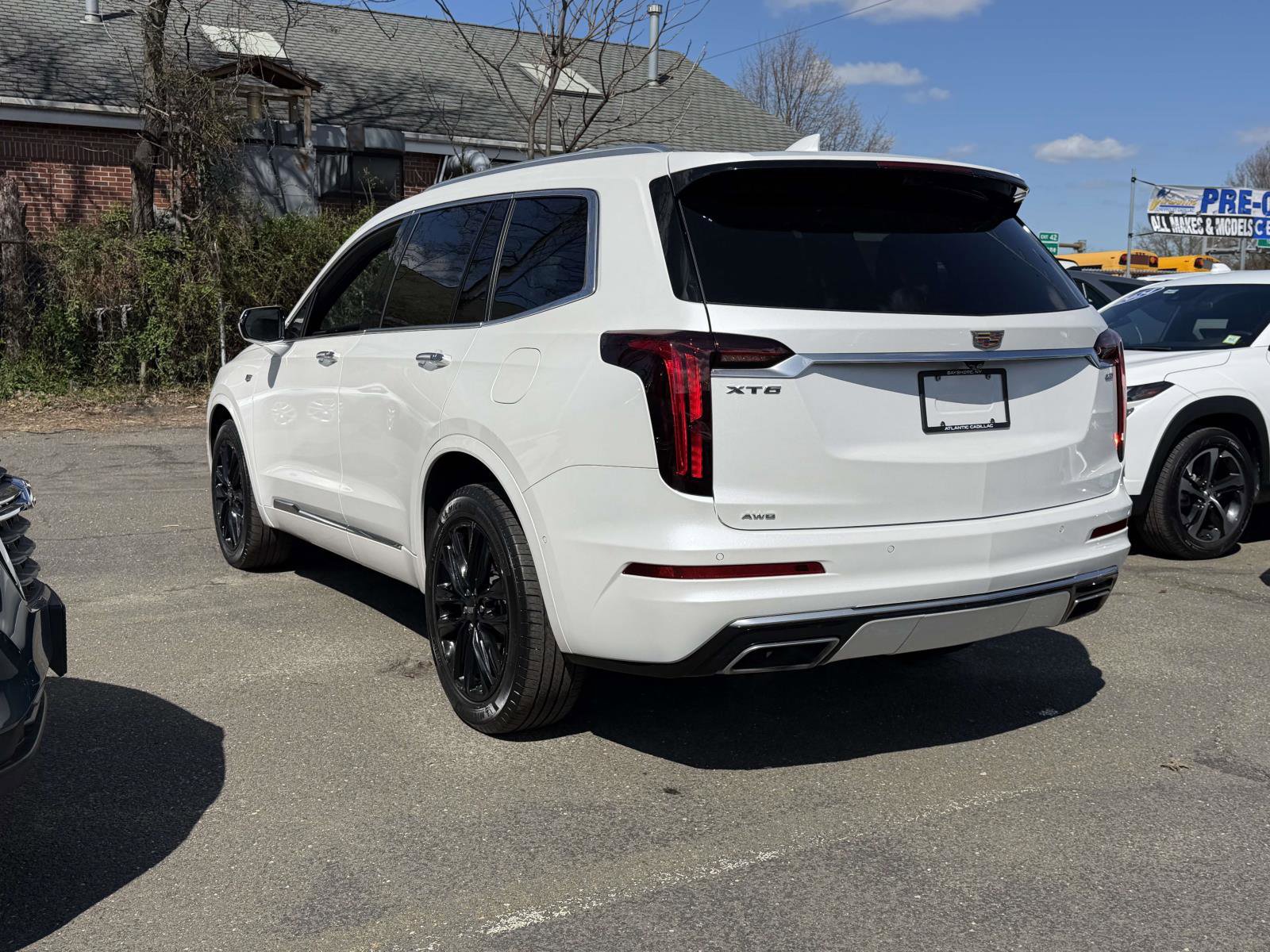 Certified 2023 Cadillac XT6 Premium Luxury w/ Platinum Package AWD/4WD image 3