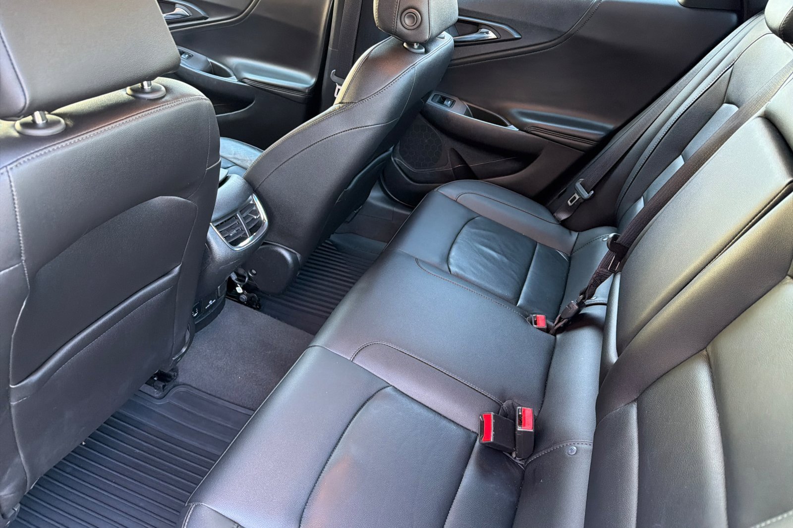 Used 2018 Chevrolet Malibu LT w/ Leather Package image 16