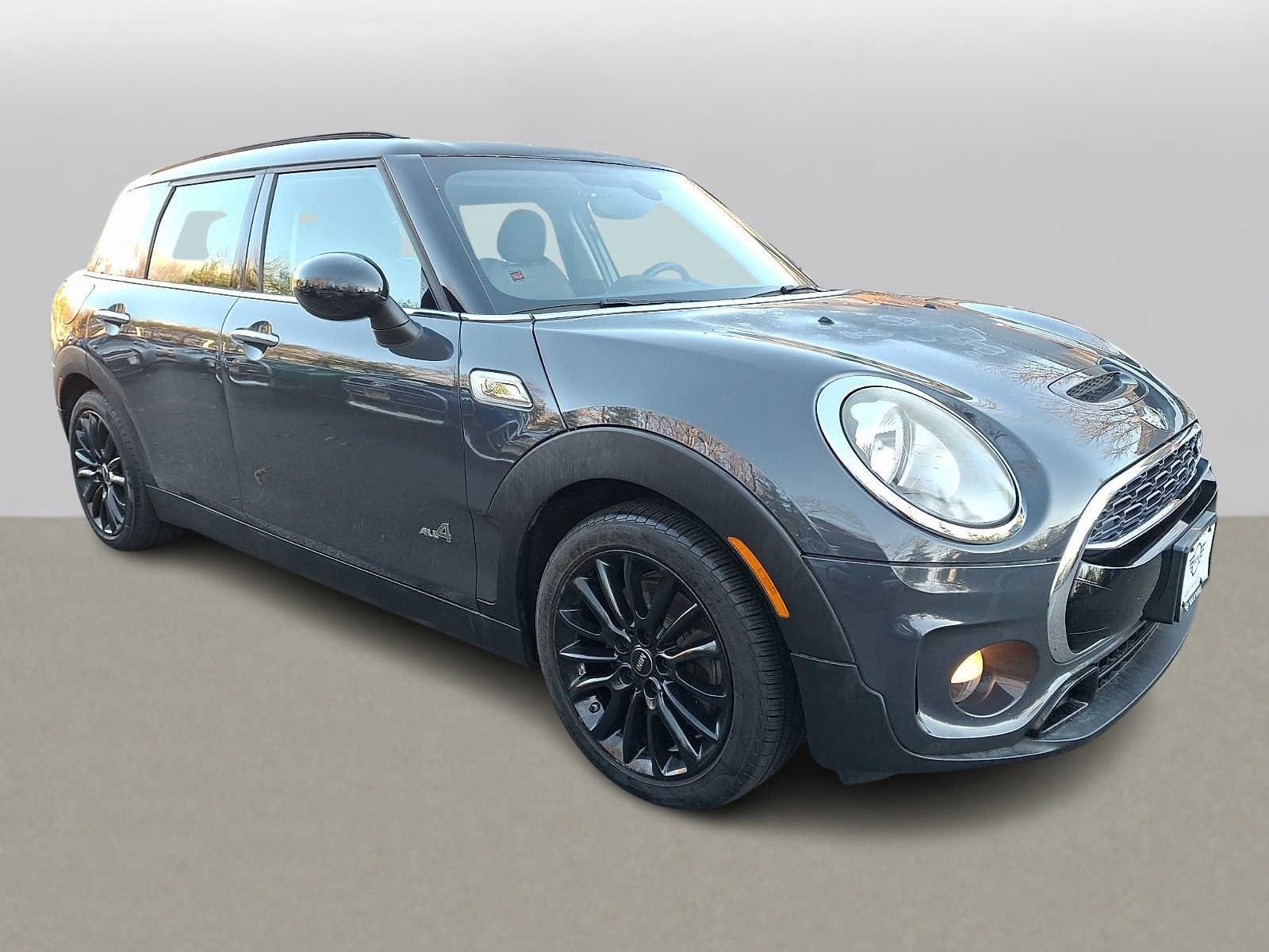 Used 2017 MINI Cooper Clubman S image 3
