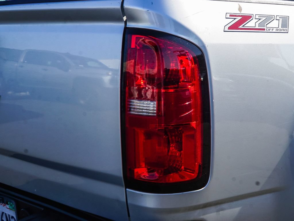 Used 2015 Chevrolet Colorado Z71 AWD/4WD image 7