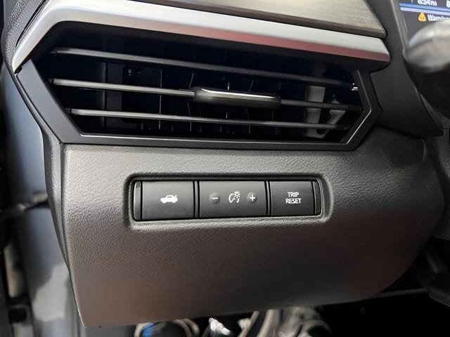 Used 2024 Nissan Altima 2.5 SV FWD image 18