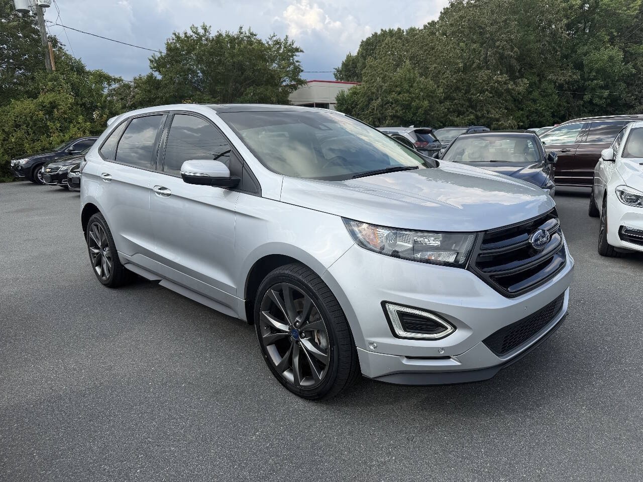 Used 2018 Ford Edge Sport w/ Equipment Group 401A AWD/4WD image 3