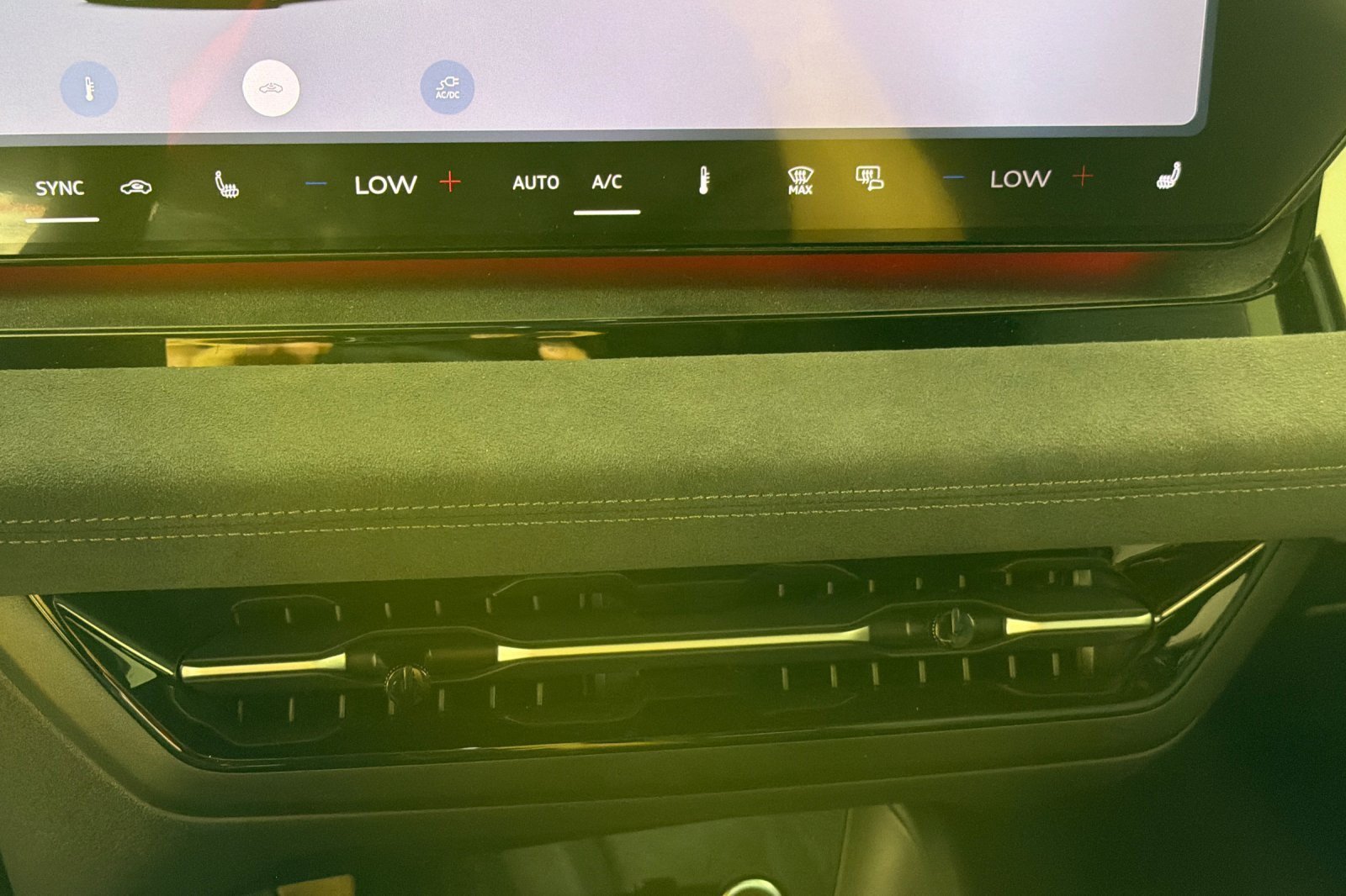 New 2027 Audi SQ6 e-tron Premium Plus AWD/4WD image 20