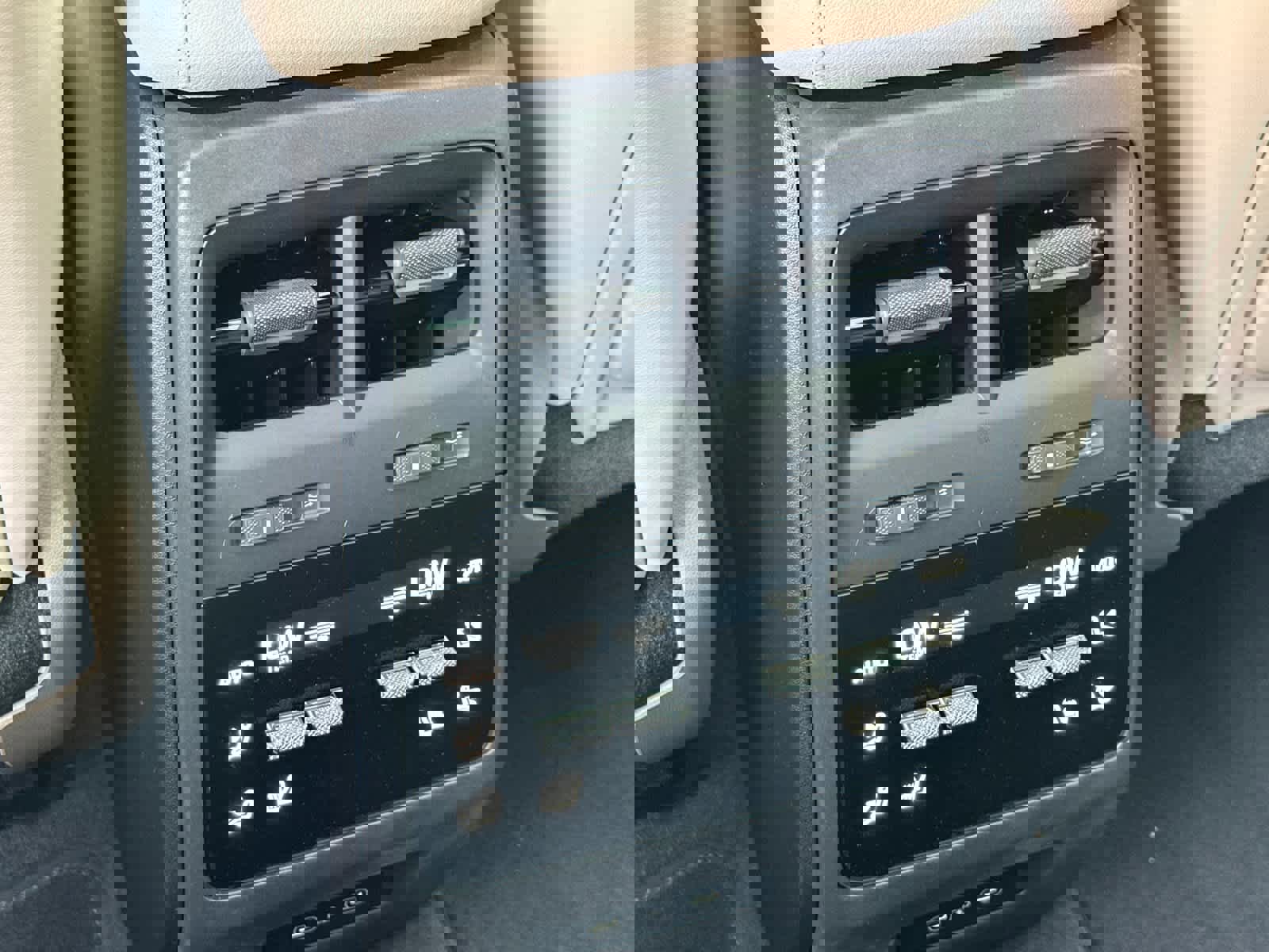 New 2025 Porsche Macan 4 Electric image 14