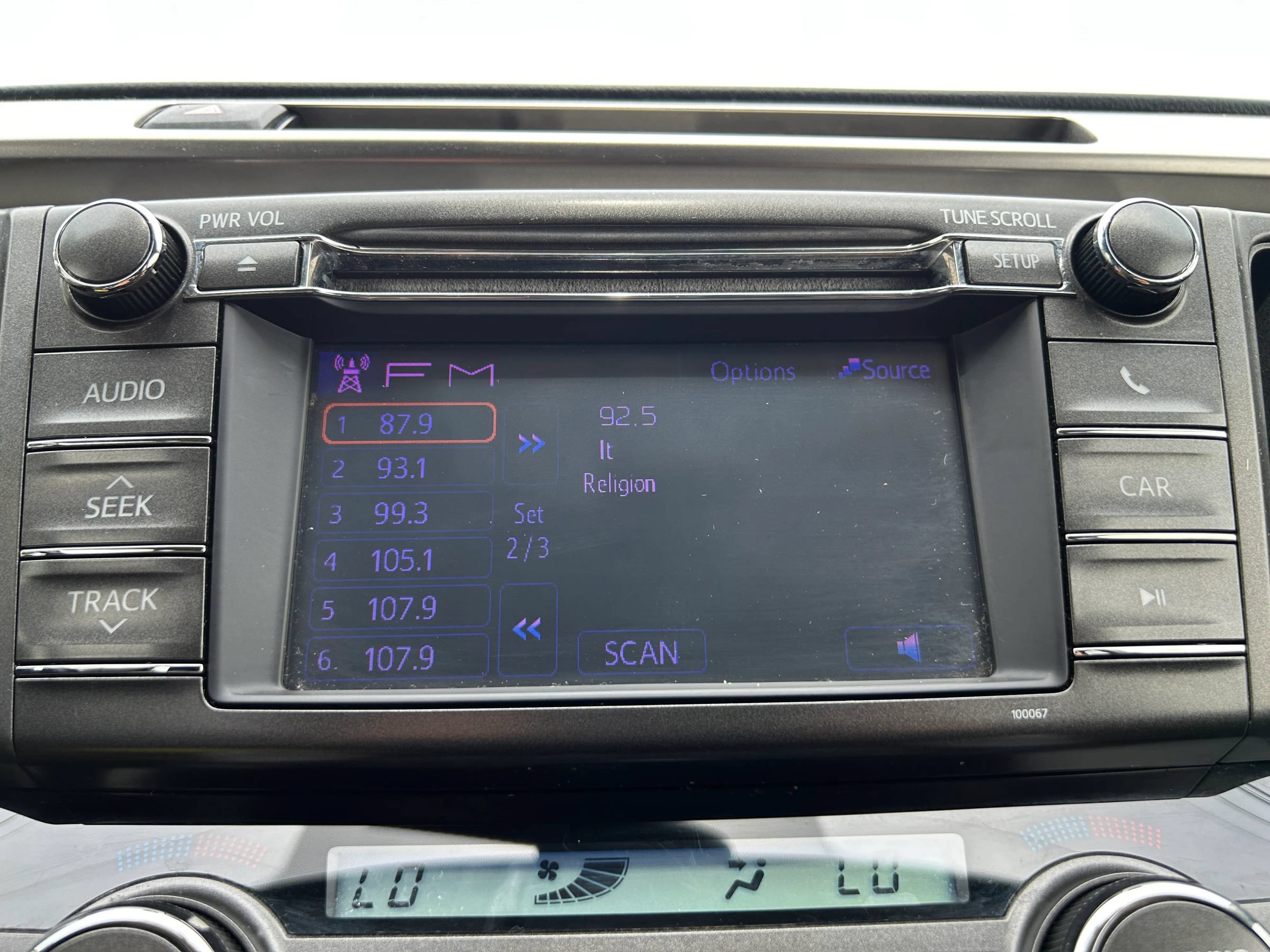 Used 2013 Toyota RAV4 XLE AWD/4WD image 23