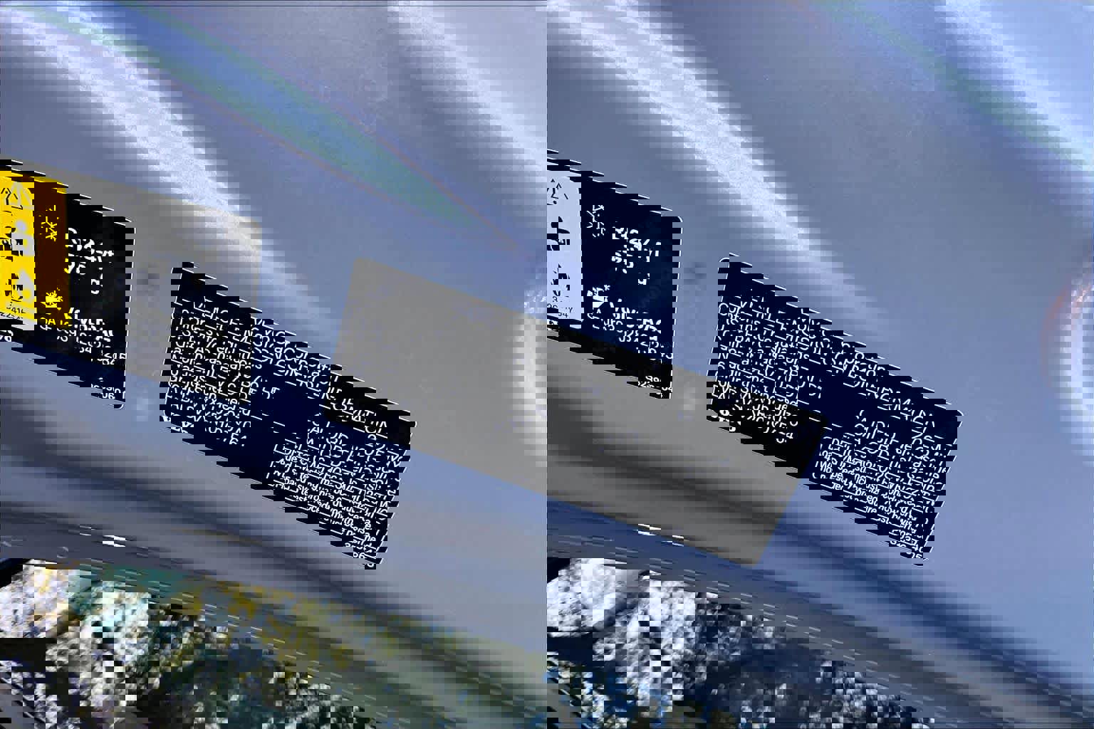 Used 2025 Volvo XC40 B5 Plus AWD/4WD image 33