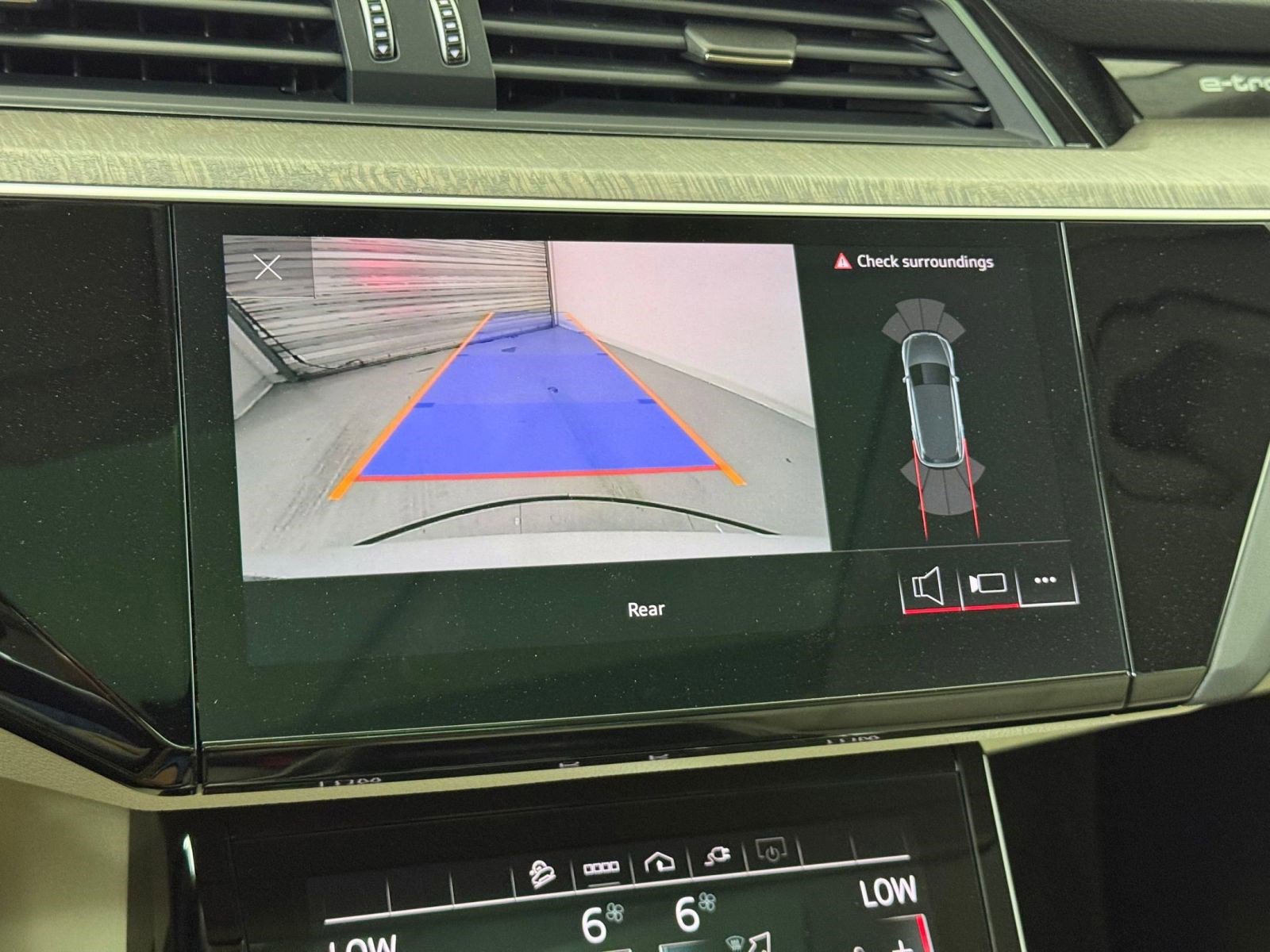 Used 2022 Audi e-tron Premium w/ Interior Protection Package image 28