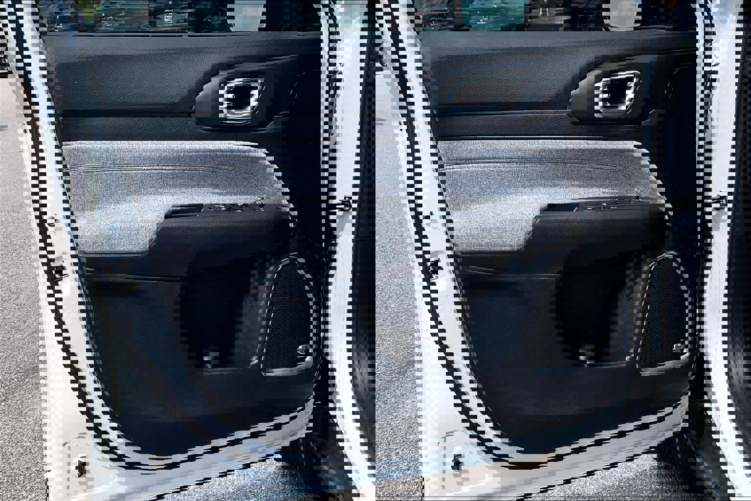 Used 2023 Jeep Compass Latitude w/ Sun and Sound Group image 24