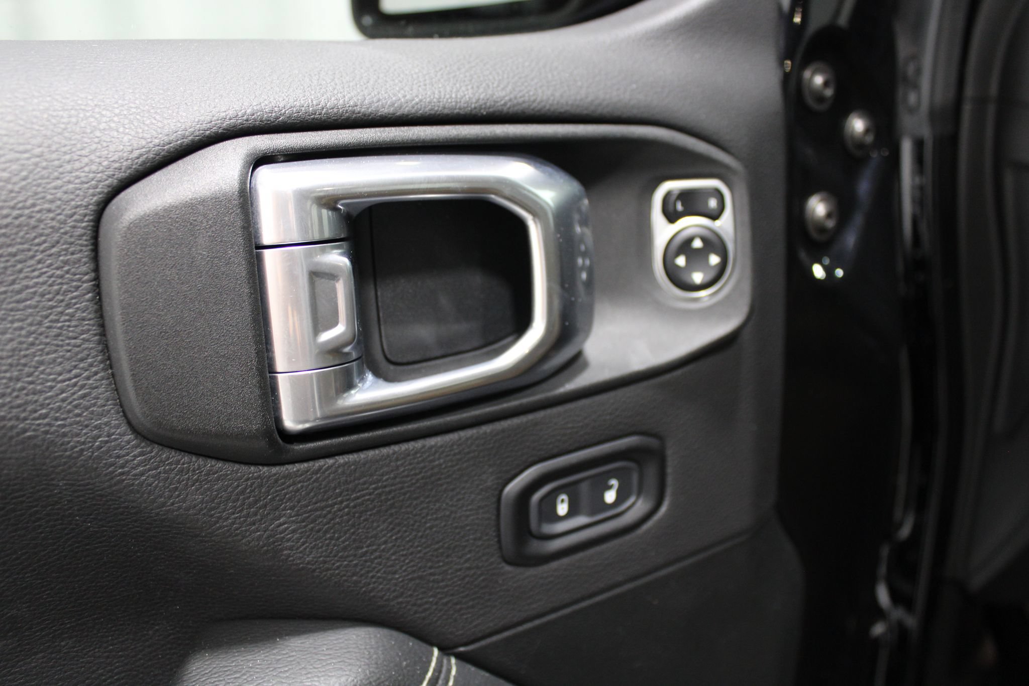 Used 2021 Jeep Wrangler Unlimited Sahara AWD/4WD image 43