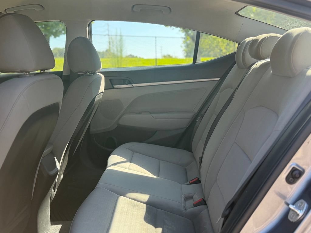 Used 2018 Hyundai Elantra SE w/ Cargo Package FWD image 13