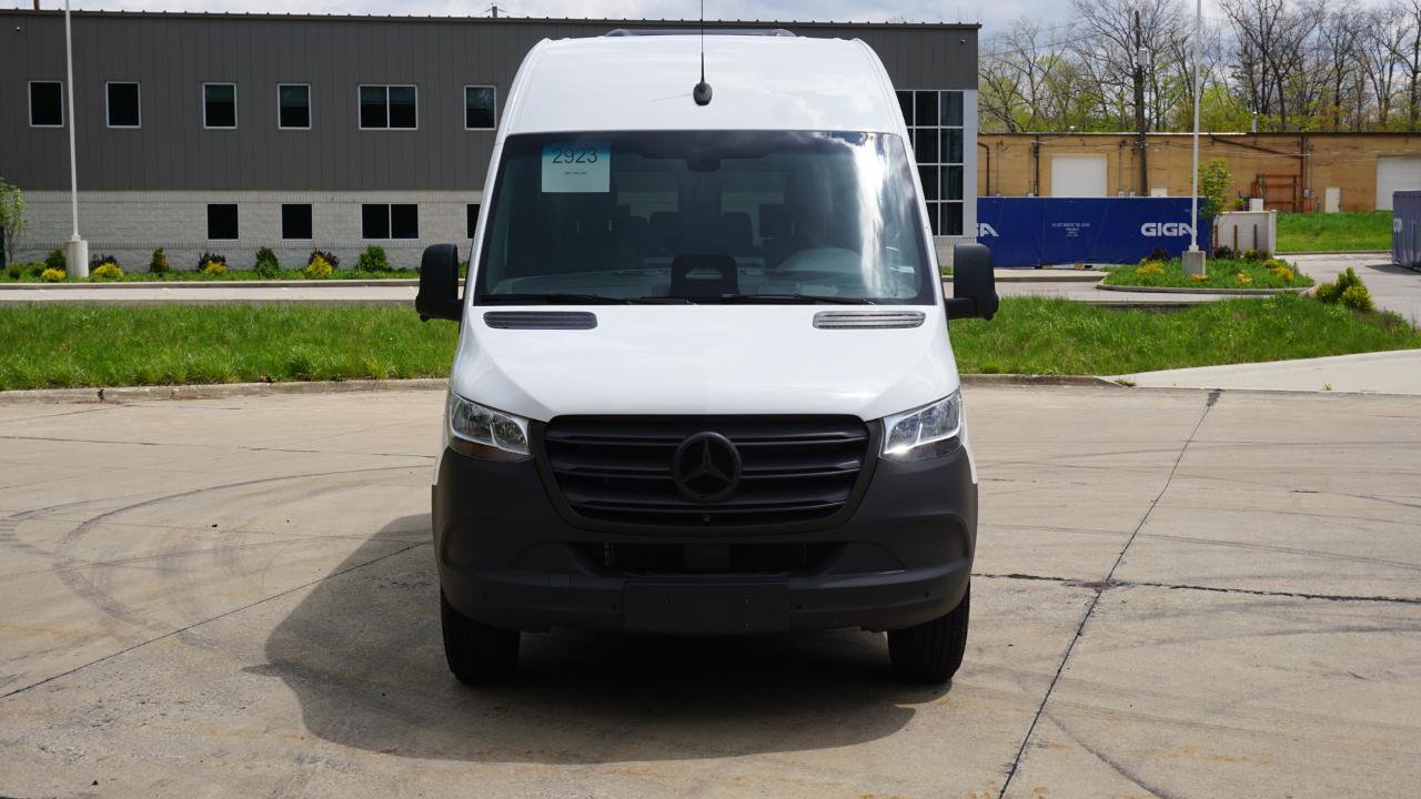 Used 2025 Mercedes-Benz Sprinter 2500 image 8