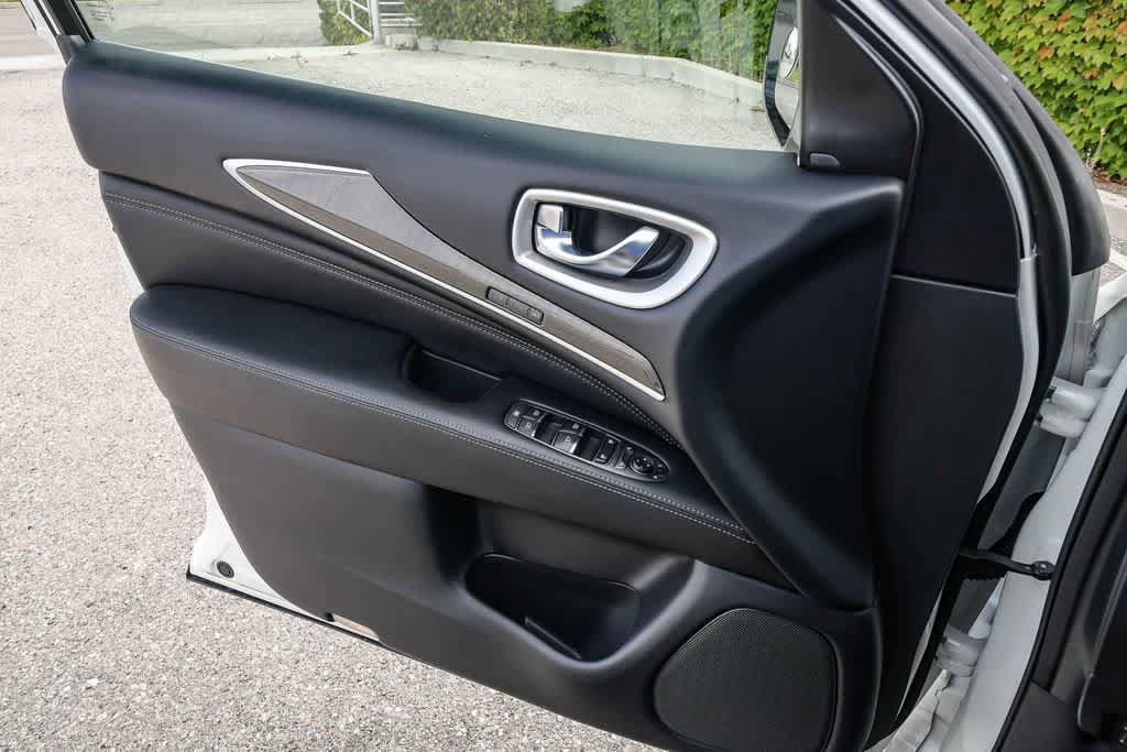 Used 2020 INFINITI QX60 Luxe w/ Essential Package FWD image 26