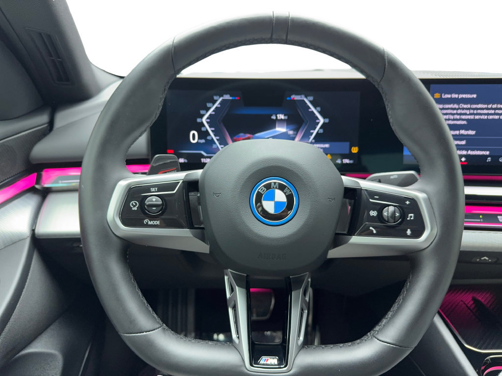 Used 2025 BMW i5 eDrive40i w/ M Sport Package RWD image 19