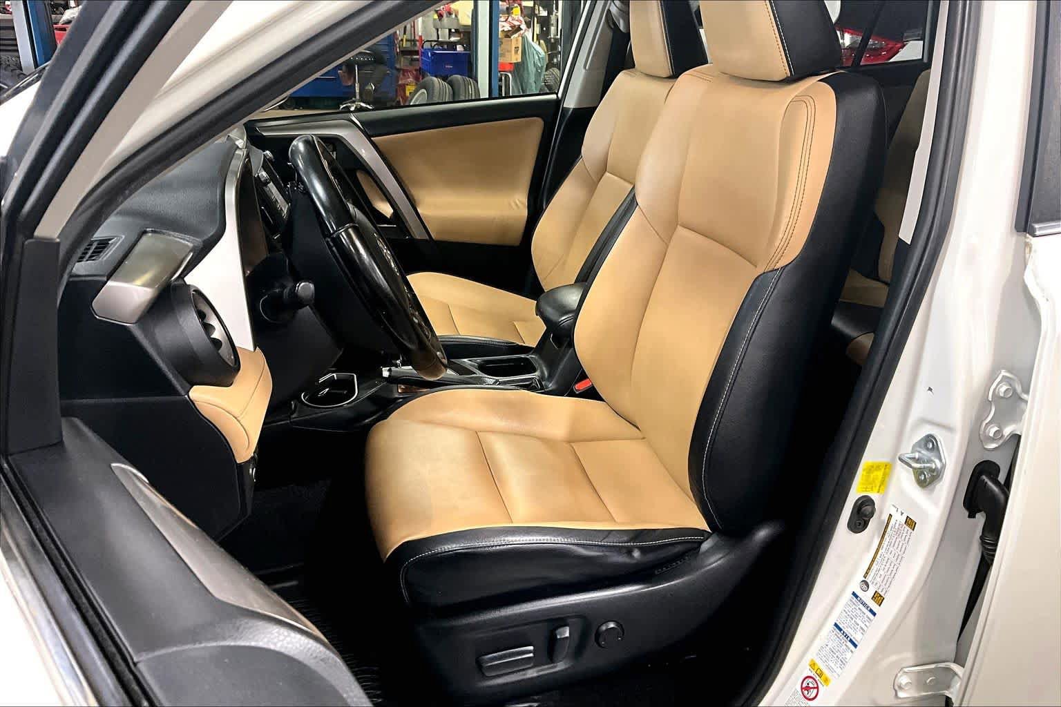 Used 2017 Toyota RAV4 Limited w/ Carpet Mat Package AWD/4WD image 9