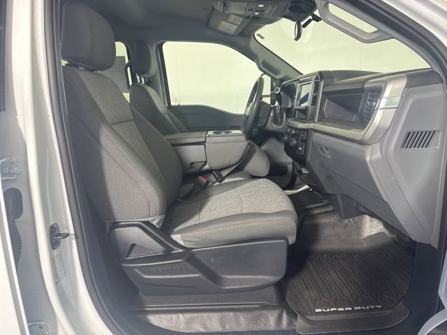 Used 2025 Ford F350 XL w/ XL Chrome Package image 4