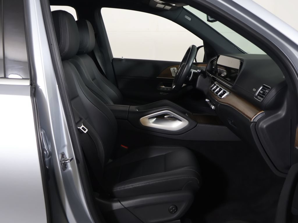 Used 2025 Mercedes-Benz GLS 450 4MATIC w/ AMG Line Exterior image 31
