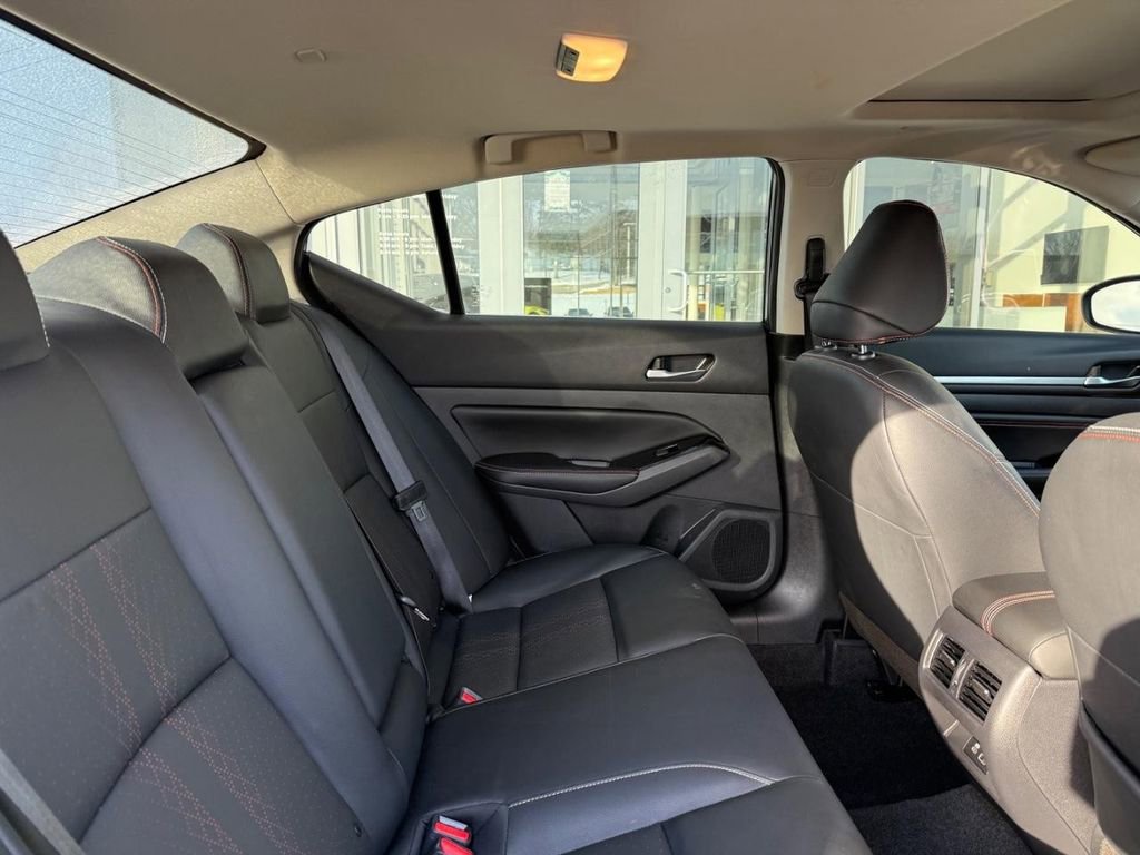 Used 2023 Nissan Altima 2.0 SR FWD image 9