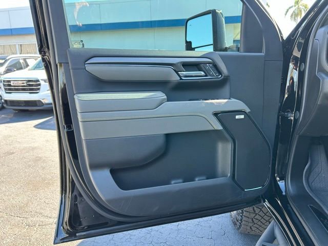 Used 2025 Chevrolet Silverado 2500 ZR2 image 12