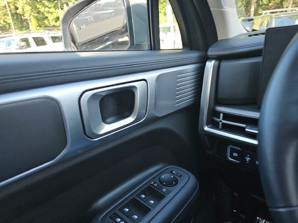 Used 2025 Hyundai Santa Fe SEL AWD/4WD image 31