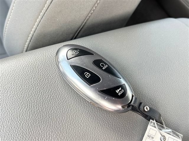 Used 2025 Hyundai Elantra Sport FWD image 31