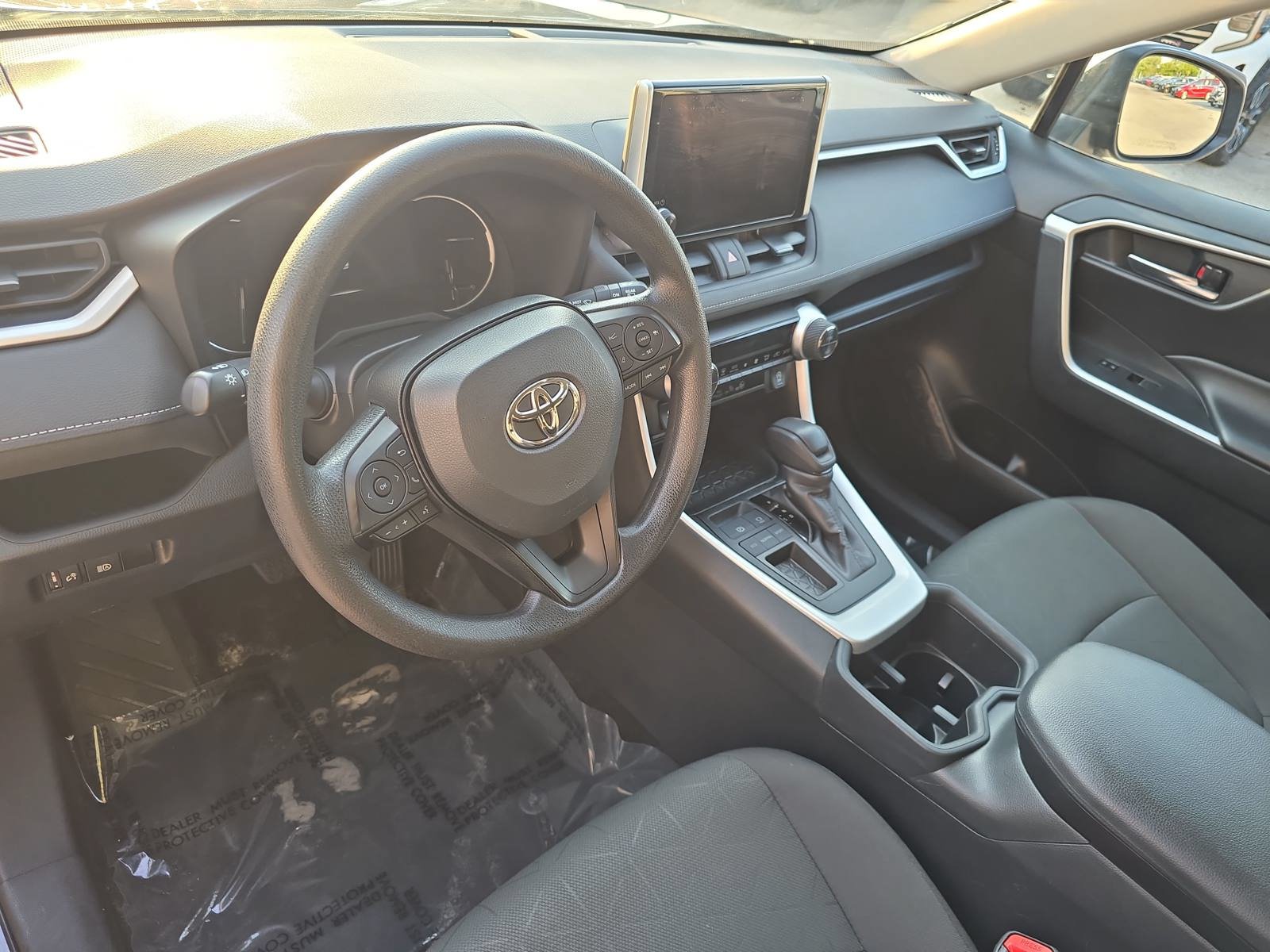 Used 2024 Toyota RAV4 XLE FWD image 15