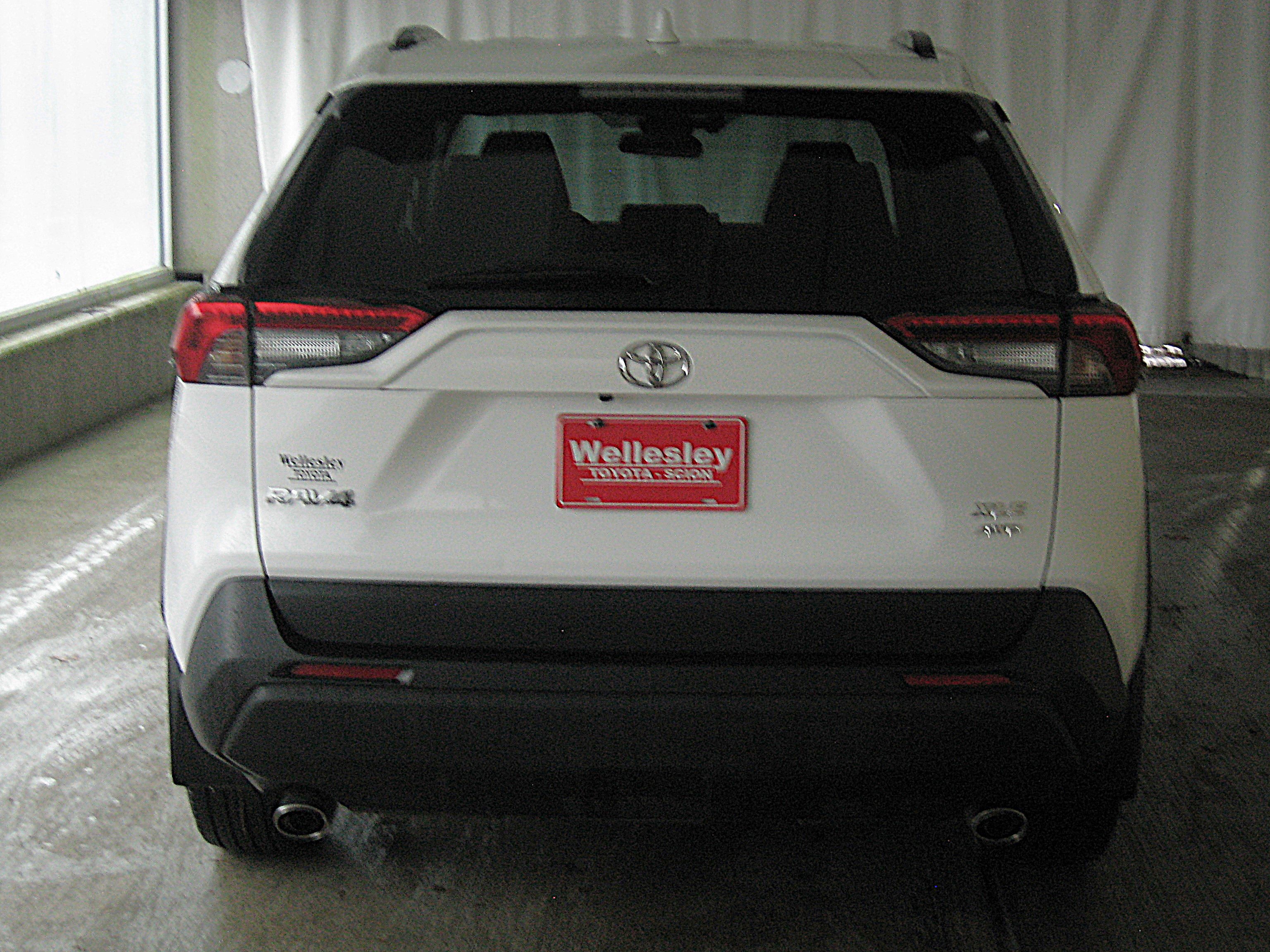 Used 2022 Toyota RAV4 XLE image 27