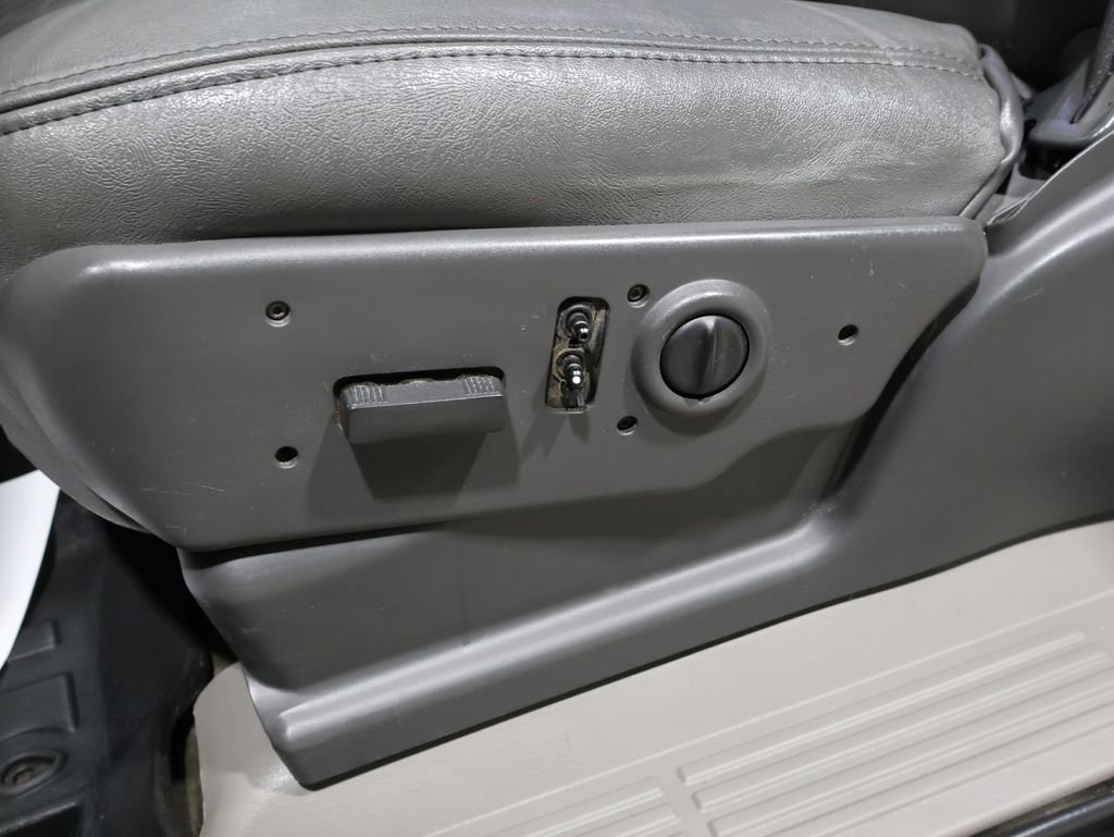 Used 2006 GMC Sierra 1500 SLT w/ Light Duty Power Package image 12