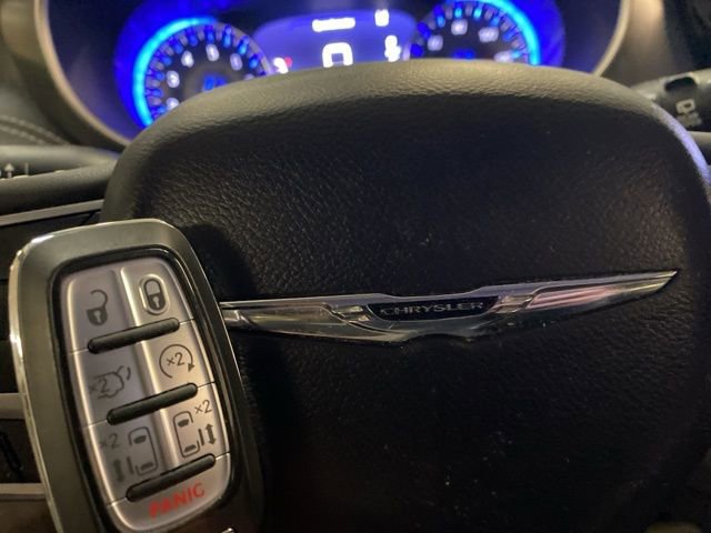 Used 2022 Chrysler Pacifica Touring-L image 48