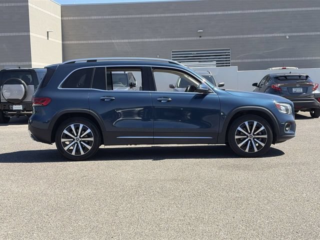 Used 2021 Mercedes-Benz GLB 250 4MATIC w/ Premium Package image 5