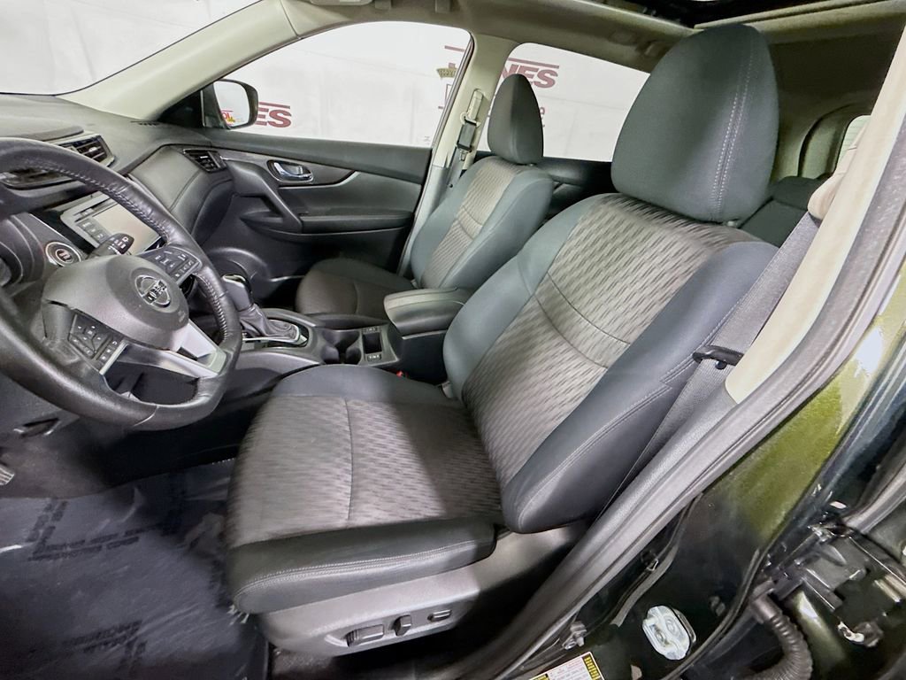 Used 2018 Nissan Rogue SV w/ Sun & Sound Touring Package image 26