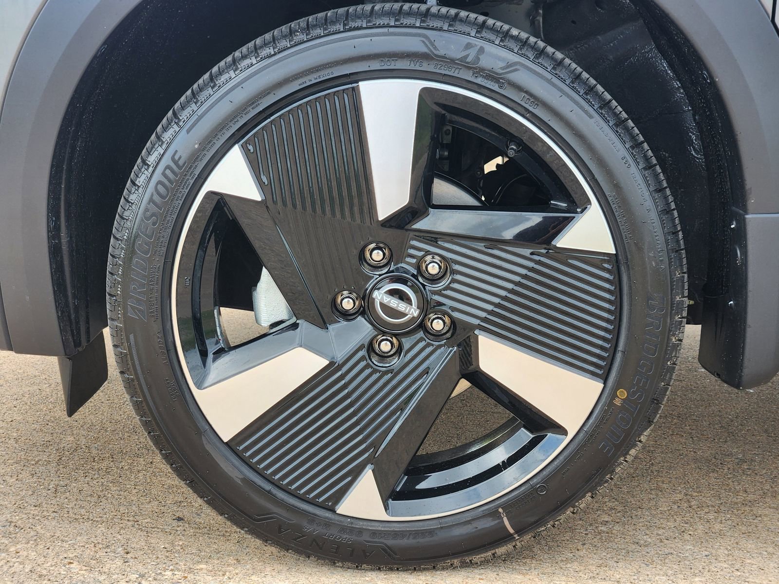 New 2026 Nissan Kicks SR FWD image 11