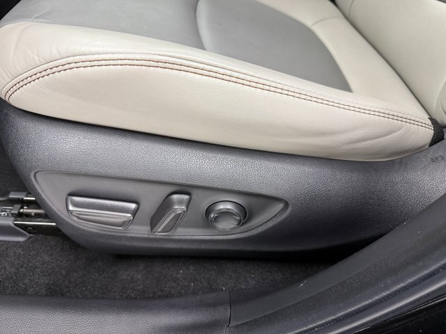 Used 2022 Toyota RAV4 XLE Premium image 27