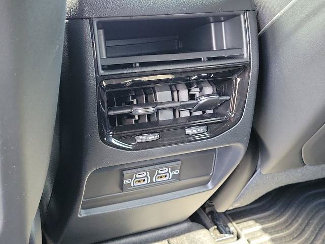 Used 2025 Jeep Grand Cherokee Laredo RWD image 16