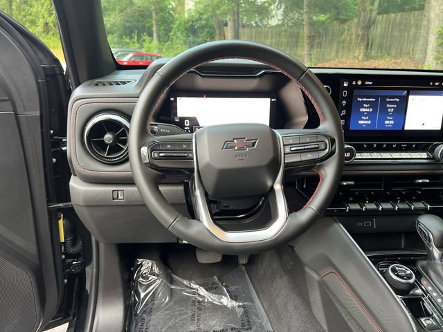 Used 2024 Chevrolet Colorado Z71 w/ Z71 Convenience Package 2 AWD/4WD image 11