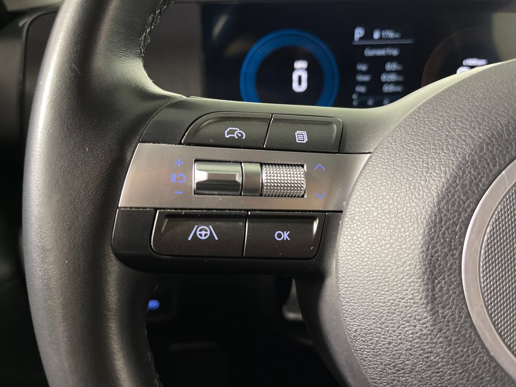 Certified 2025 Hyundai Kona SEL FWD image 28
