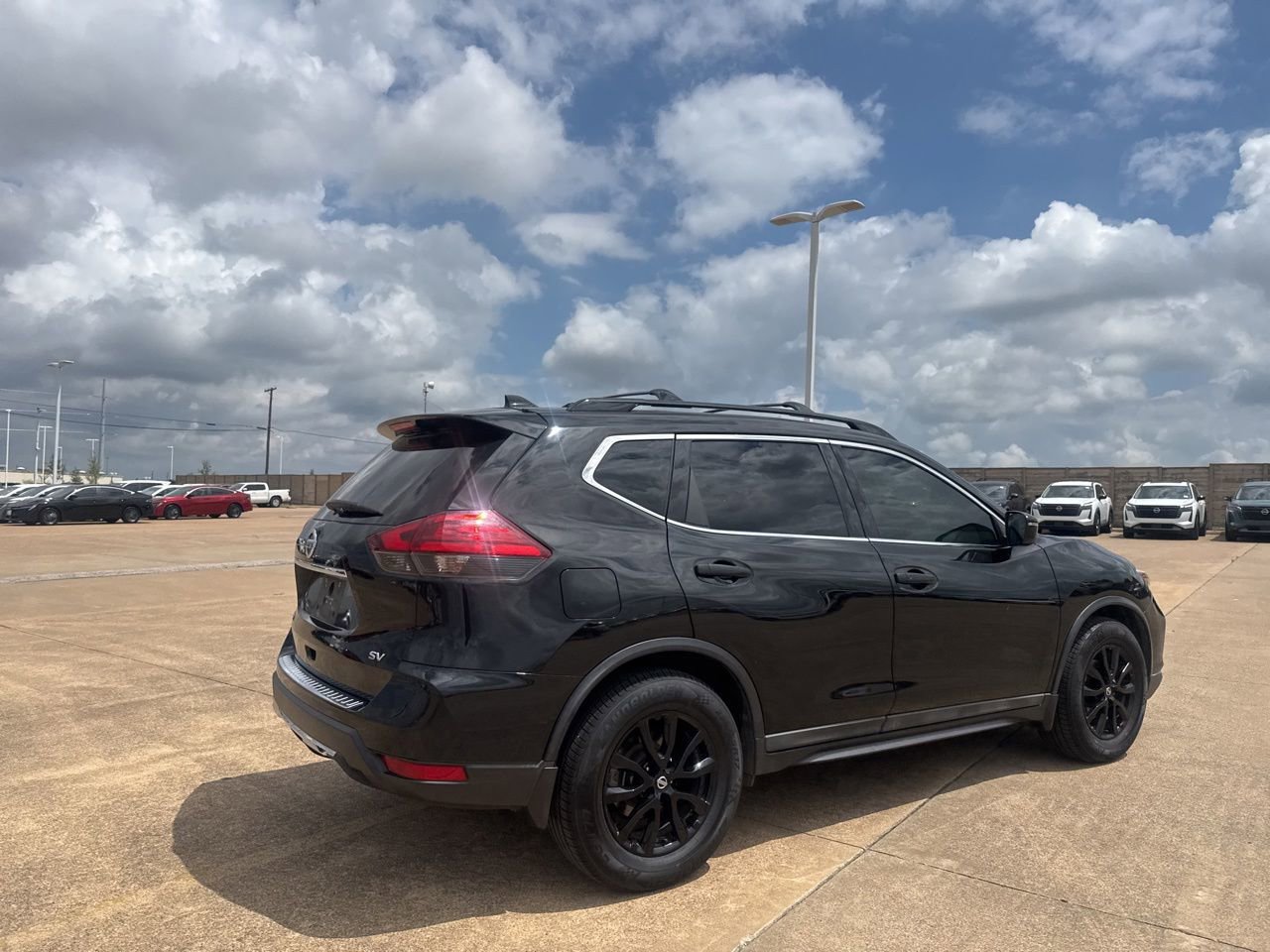 Used 2017 Nissan Rogue SV w/ Midnight Edition FWD image 23